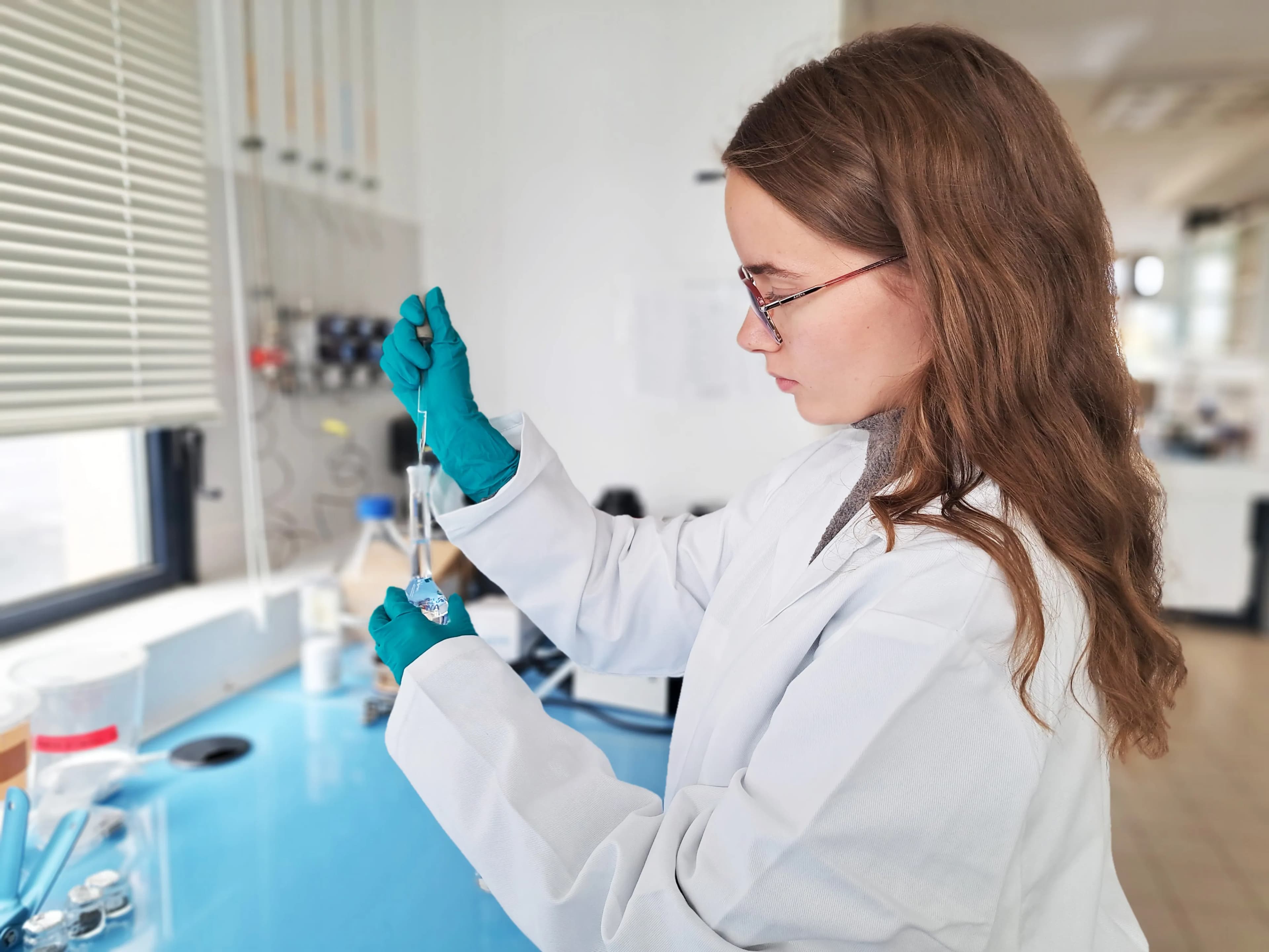 Analysis and testing at the CEDRE laboratory